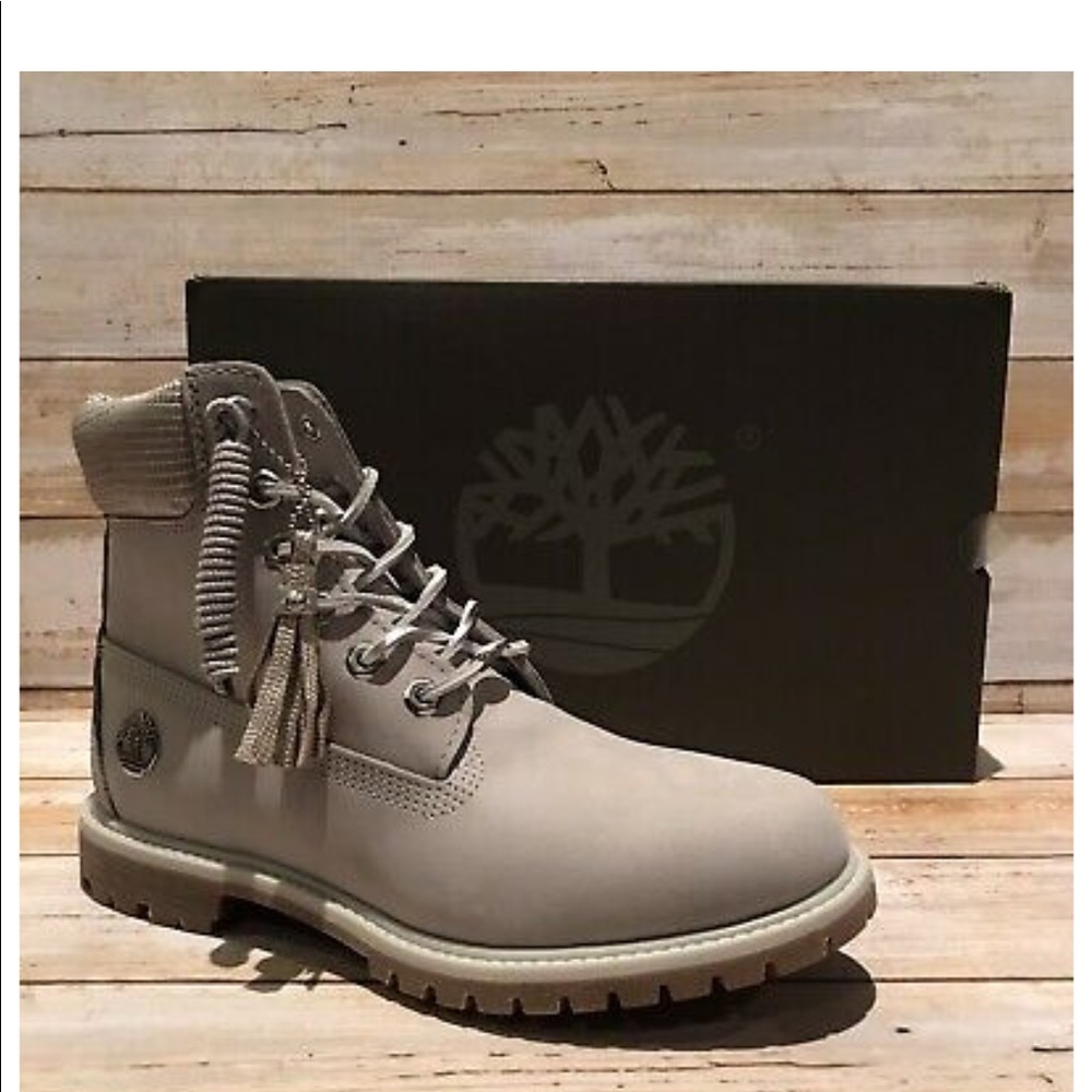 Timberland NEW Women's 6" Gray Boots A1UWF.